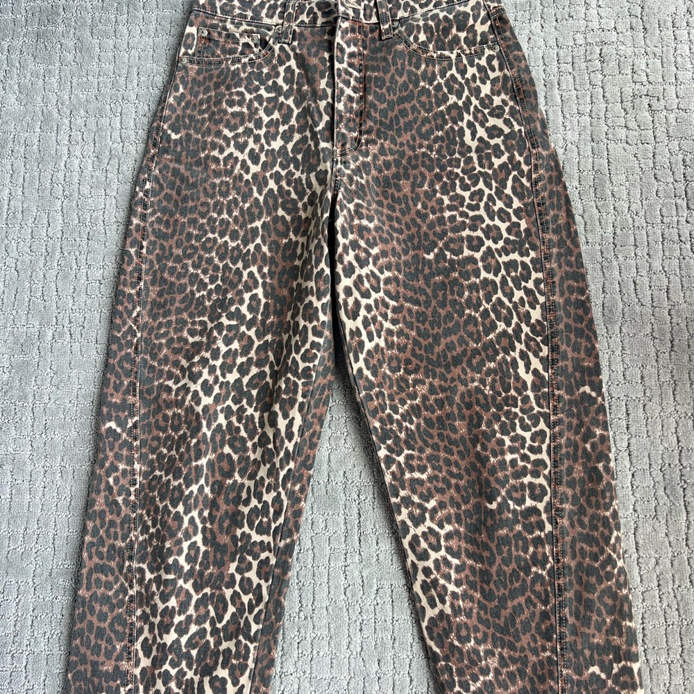 Daze Leopard Print Women's Barrel Jeans